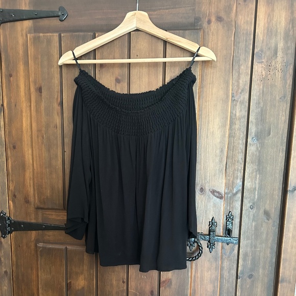 Aritzia Talula Marcilly Off The Shoulder Blouse. Size S. - Picture 4 of 8